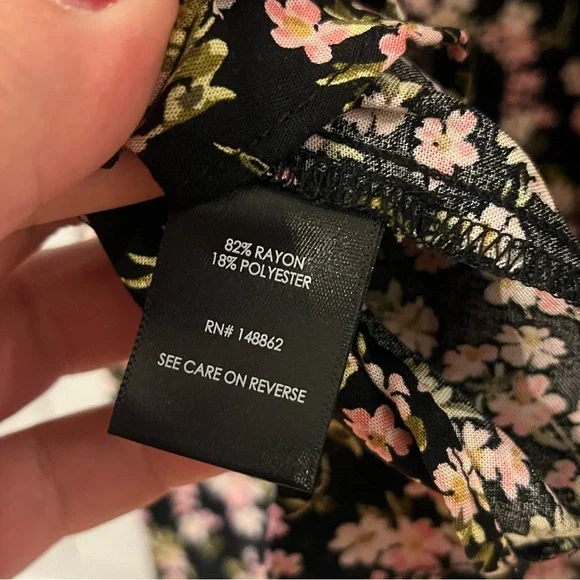 Size 22/24- Torrid Harper tunic blouse in floral print - new with tags - Picture 6 of 6